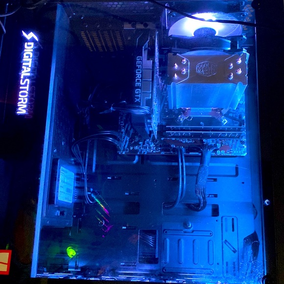 Digital Storm PC. 240GB